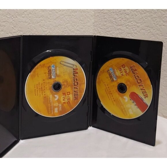 MacGyver: The Complete First, Second, & Fourth Seasons (DVD 2005 6-Disc Set) Lot - Picture 5 of 11
